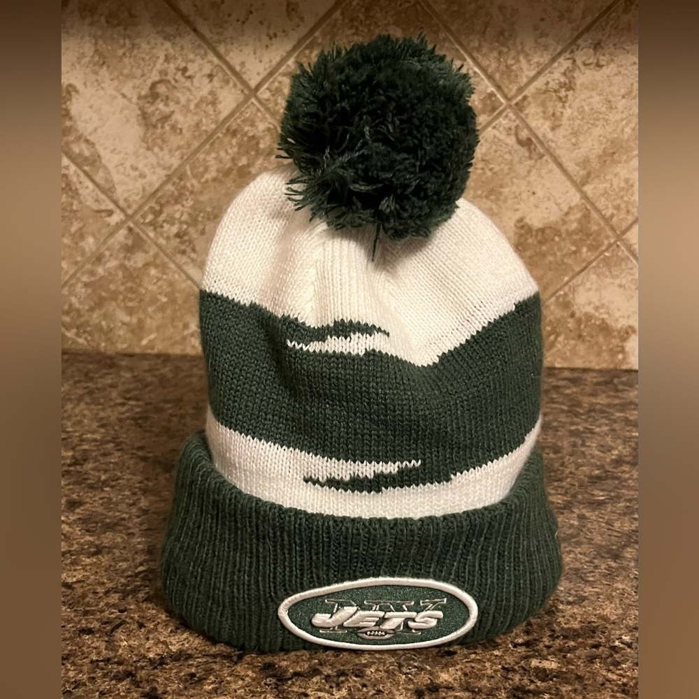 NWOT, Men's New York Jets New Era Sideline Cuffed Pom Knit Hat